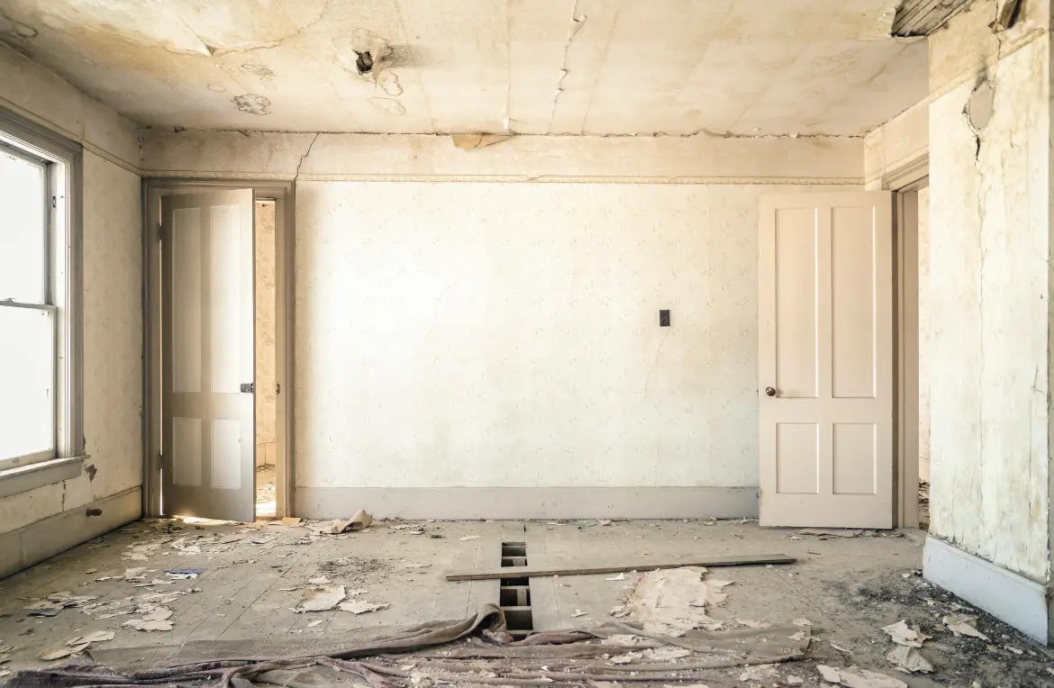 Waste disposal crew managing a cleanout project in Smithfield